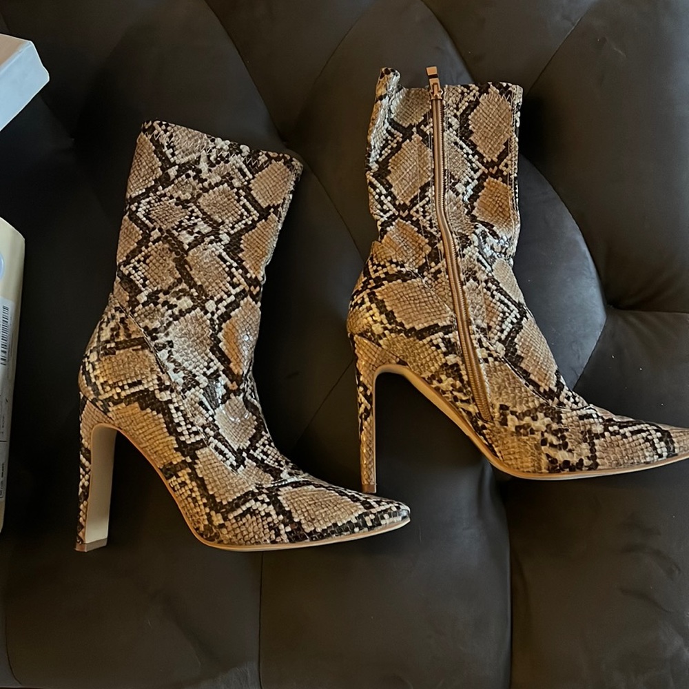 Simmi beige snake heeled boots